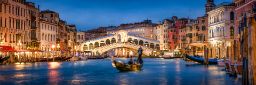 Panorama view of the Rialto Bridge in Venice, Italy