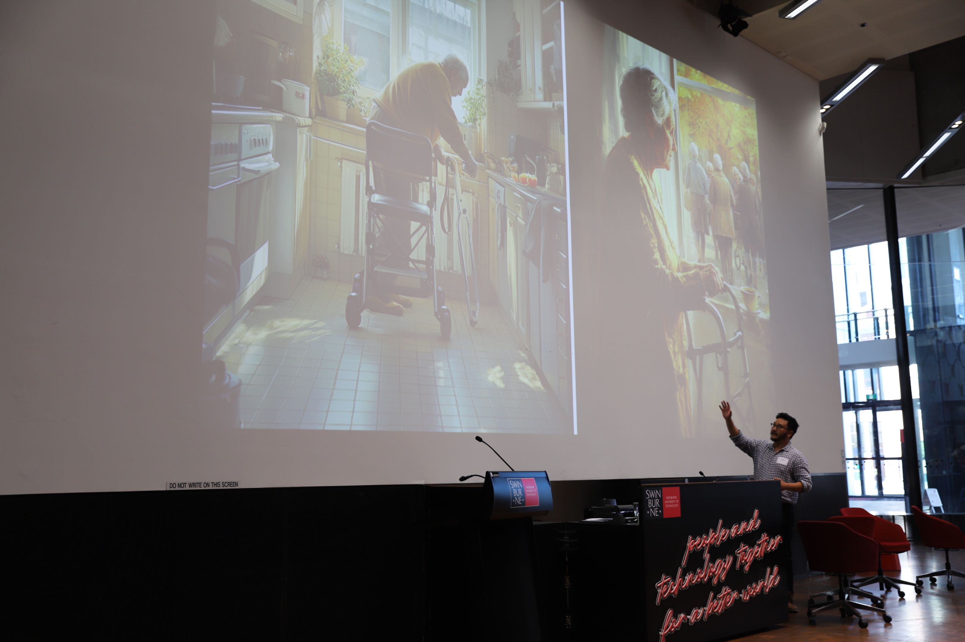 2025 MedTechVic Showcase - Jim Shen PhD Candidate Swinburne PhD candidate Jim Shen won the competition with his thesis ‘SenSational Walker’.