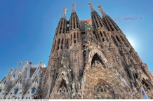 Sagrada Familiar church under construction