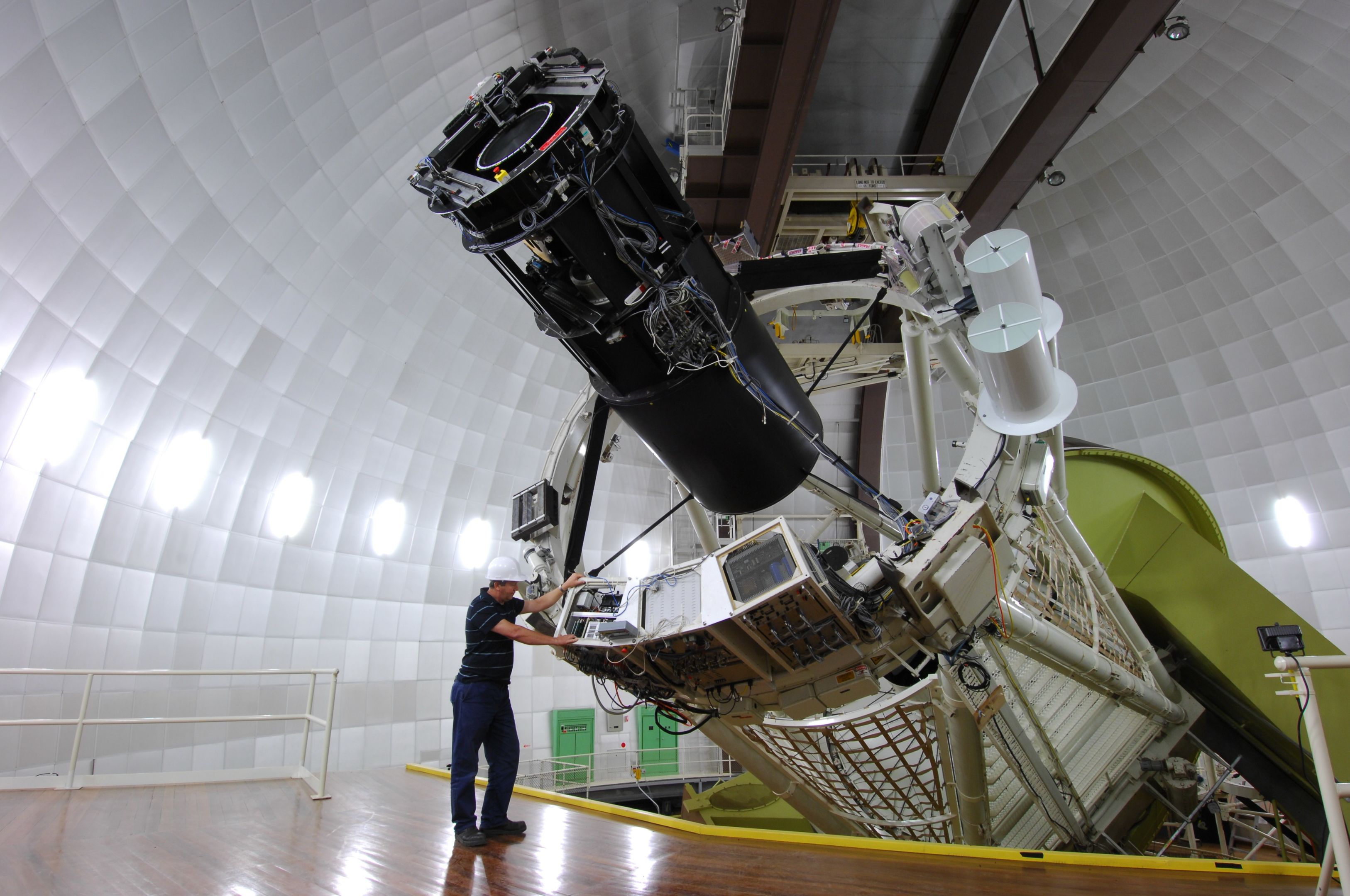 Anglo Australian Telescope Inside the dome of the Anglo-Australian Oberservatory AAO
