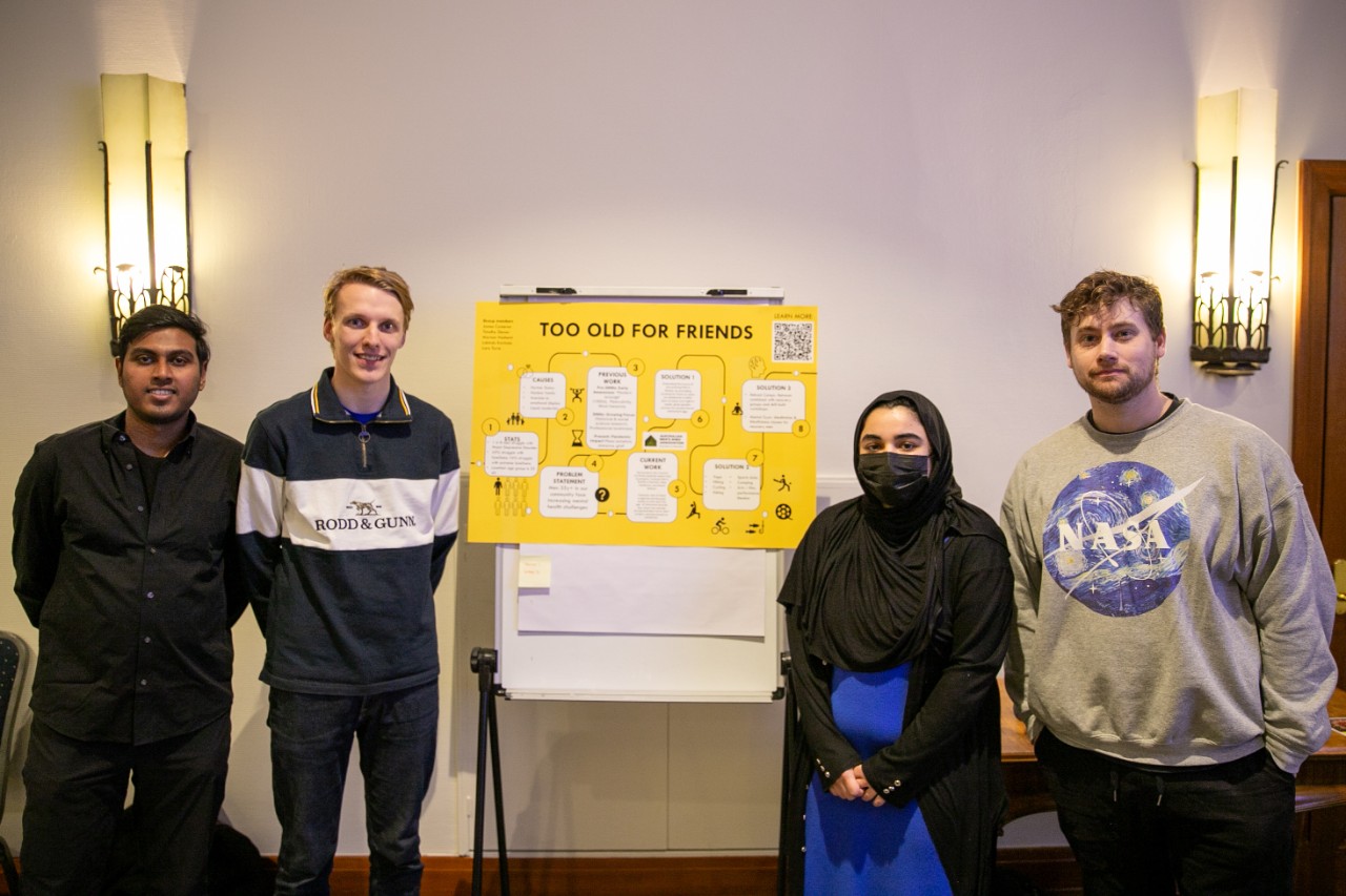 Students presenting their solutions at the Social Innovation Challenge event